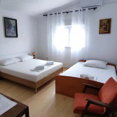 Appartamento Niko Starigrad Paklenica