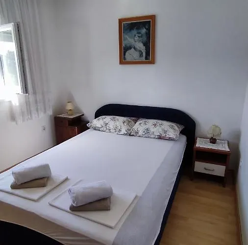 Niko * Starigrad Paklenica